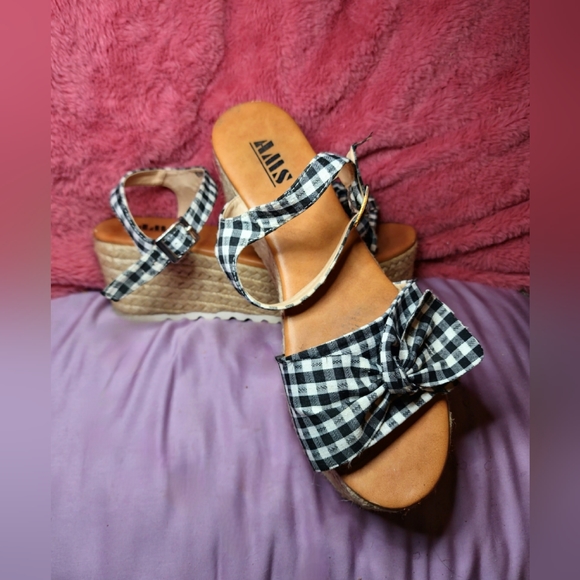 Price cut off-season! NWOT "Emma22" FUN! Gingham check espadrill flat platforms - Picture 2 of 7